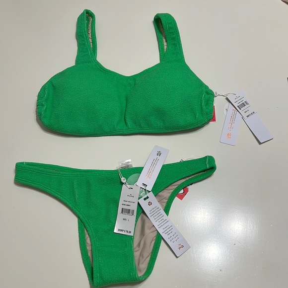 NWT PILYQ Kiwi Reef 2 piece Bikini Size L/D Cup - Picture 2 of 11